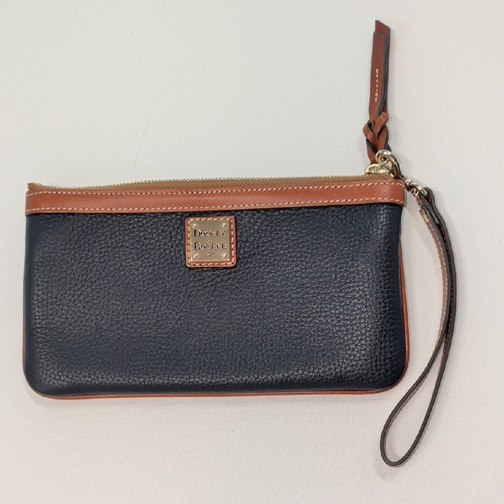 Dooney & Bourke Pebble Grain Large Slim Wristlet - Picture 5 of 8